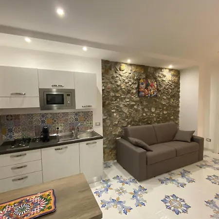 بيت ضيافة Dell'arco - Civico 17 تْرابْيا