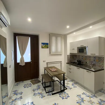 Dell'arco - Civico 17 بيت ضيافة *